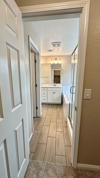 Building Photo - 3953 Painted Lady Ave