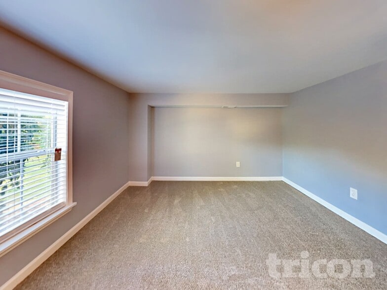 Building Photo - 71 Caroline Ln