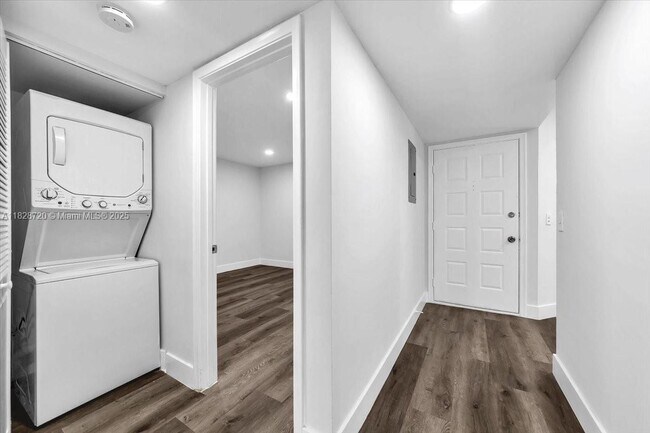 Building Photo - 1201 SW 128th Terrace