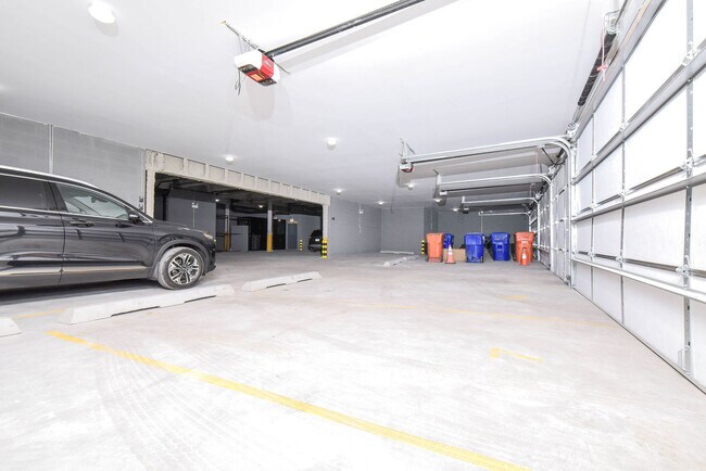 Building Photo - 2827 N Clybourn Ave