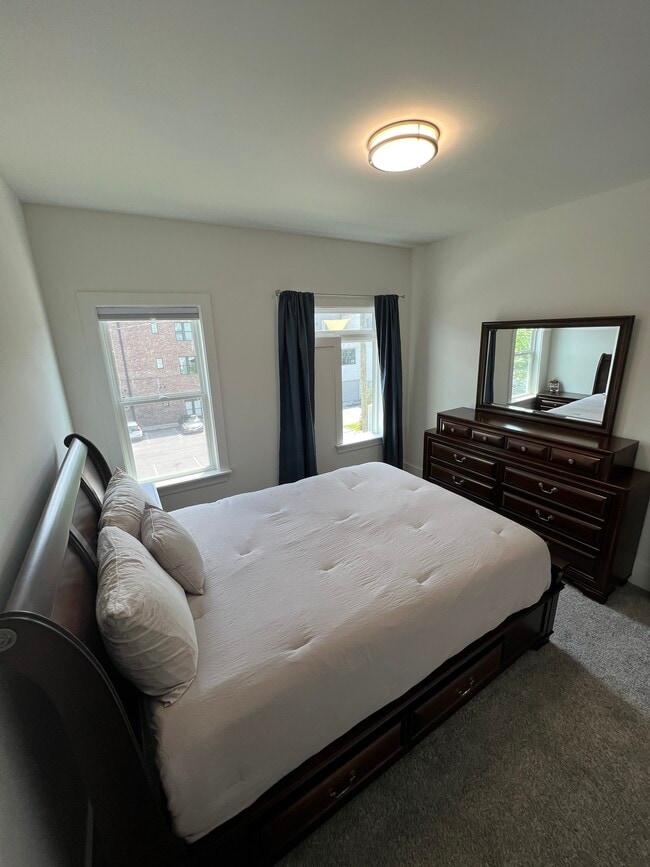 Building Photo - 1072 Zophi St