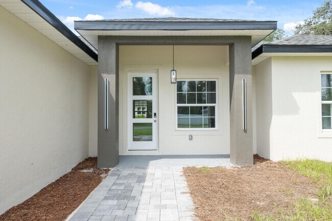 Building Photo - 13640 SW 42nd Court Rd