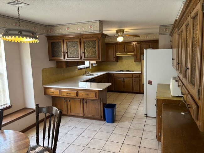 Building Photo - Large Home in NW. OKC, . Putnam City Schools