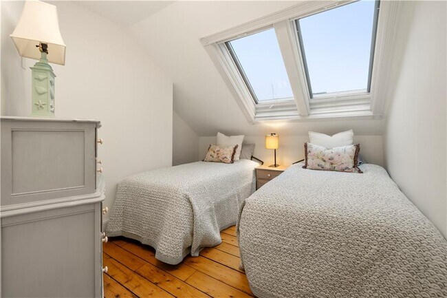 Building Photo - 35 Marsh St