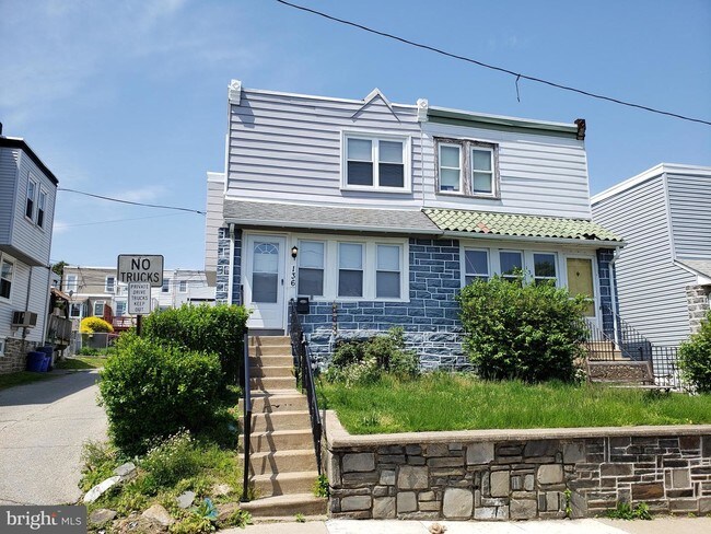 Building Photo - 136 Westdale Rd
