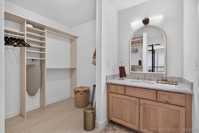 Building Photo - 302 Brackenwood Cir