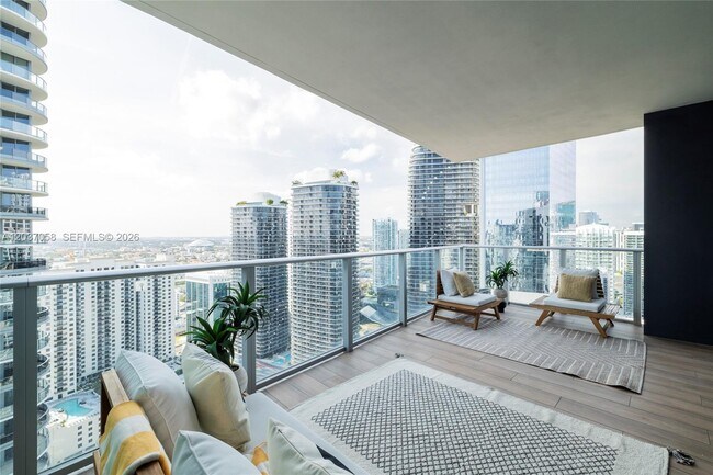 Building Photo - 1010 Brickell Ave