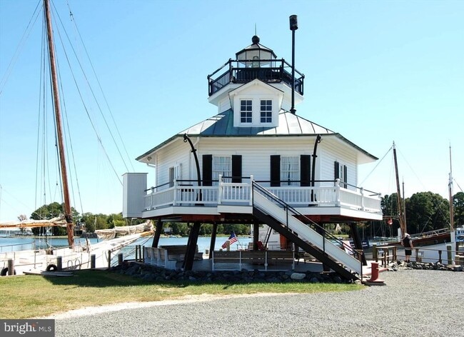 Building Photo - 215 E Chew Ave