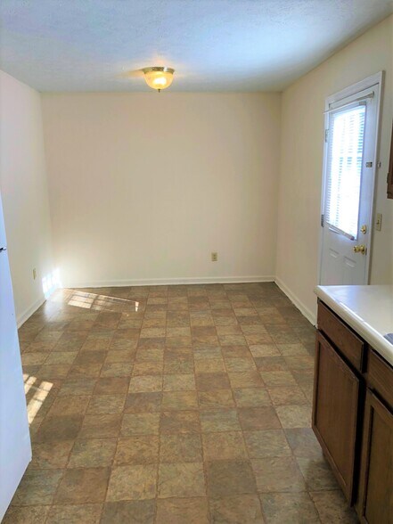 Eat in Kitchen - 215 McDaniel Ave