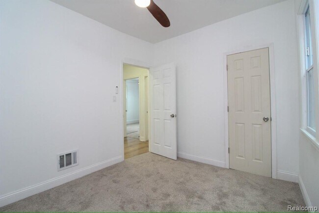 Building Photo - 2891 W Grand St