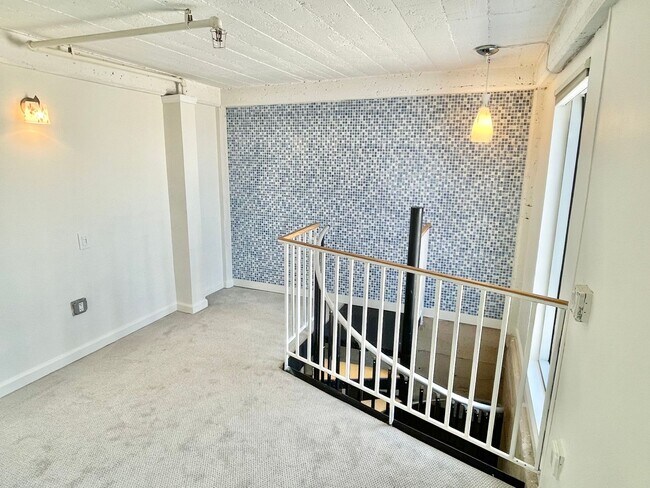 Building Photo - South Beach Contemporary Top Floor New Yor...