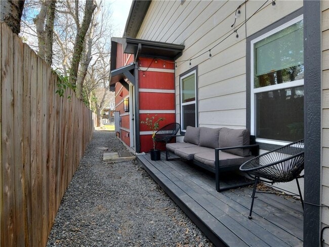 Building Photo - 1409 Sanchez St