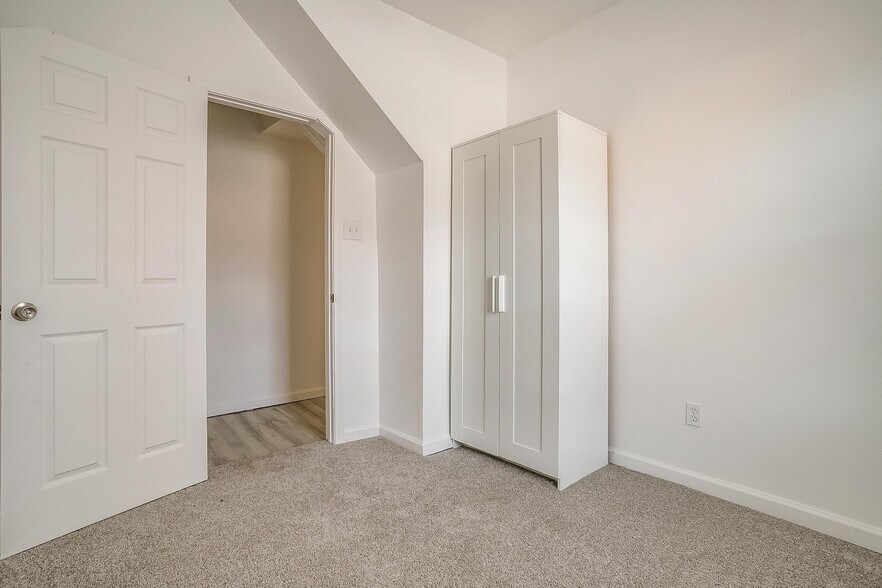 Building Photo - 2722 E Vickery Blvd
