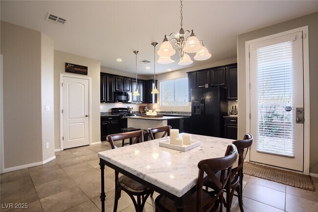 Building Photo - 7220 Willow Brush St