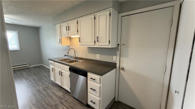 Building Photo - 229 Brunswick Dr