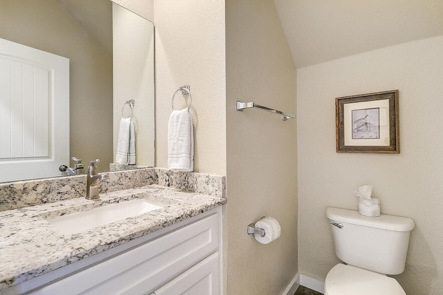 Building Photo - 2606 Eleventh Street-SI ID1023248P