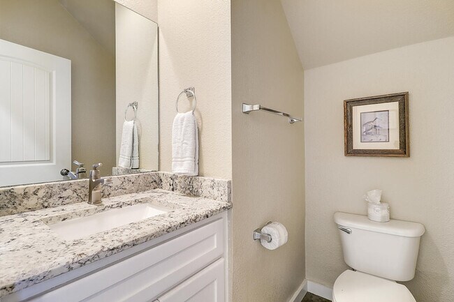 Building Photo - 2606 Eleventh Street-SI ID1023248P