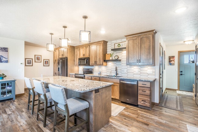 Building Photo - 4221 N Knob Hill Ct