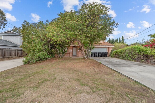 Building Photo - 5 bed/3.5 Bath House - Walk to SDSU!