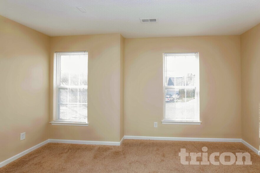 Building Photo - 3323 Mazen Ct