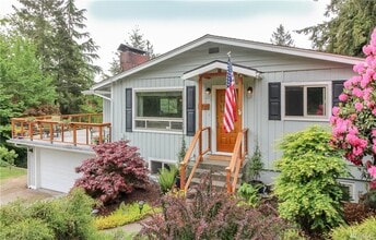 Building Photo - Great 3bd 2 bath in Heart of Gig Harbor