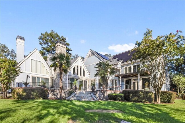 Building Photo - 2910 Emerald Dr