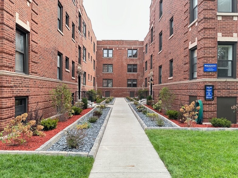 Primary Photo - 1144 Oak Ave