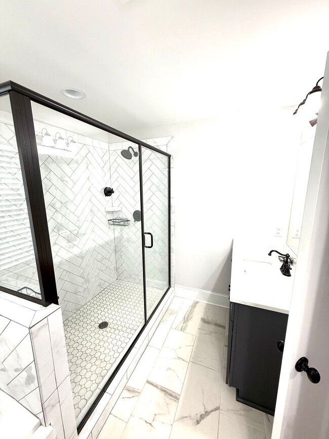 Building Photo - ** 4 Bed 2.5 Bath located in Pike Road ** Call 334-366-9198 to schedule a self-tour