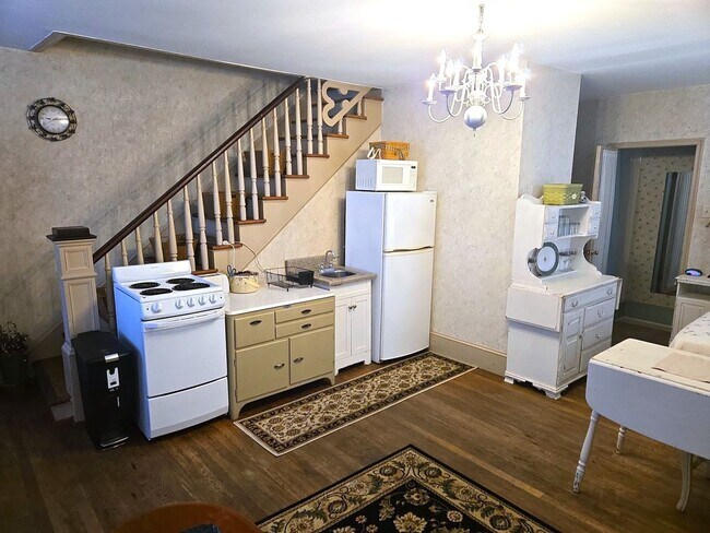 Building Photo - 115 S Potomac St