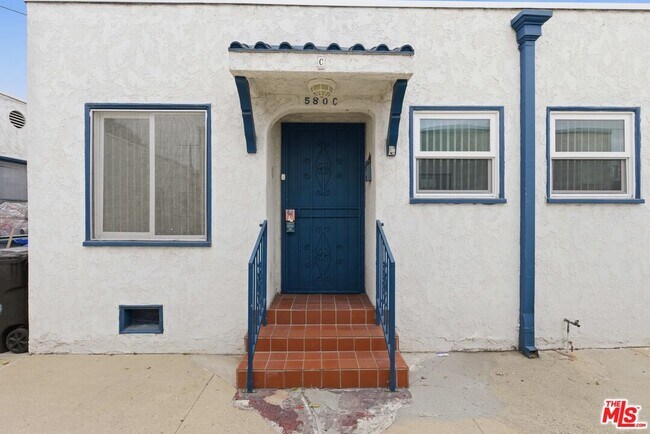 Building Photo - 580 W 15th St