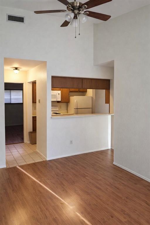 Building Photo - 806 W 24th St