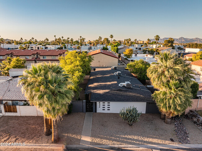 Building Photo - 7832 E Heatherbrae Ave