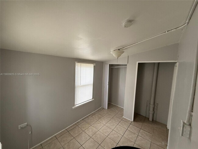 Building Photo - 532 Foote Ct