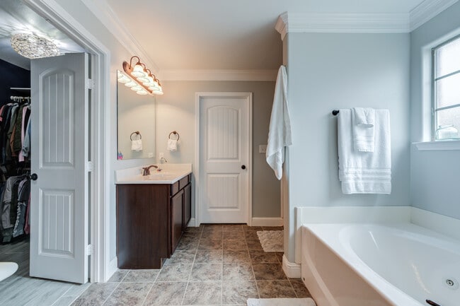 Building Photo - 6905 91st St