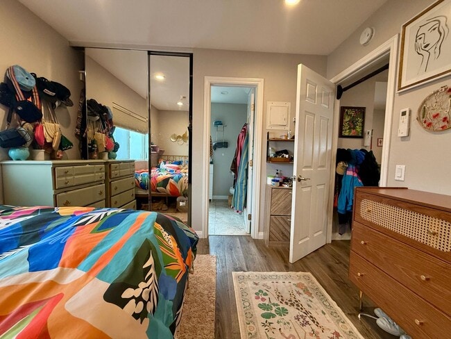 Building Photo - Modern Bungalow with W/D + A/C! Assigned Parking Included & 1 Garage Storage!