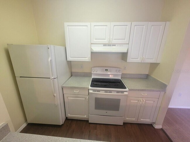Building Photo - 10020 Strafford Oak Ct