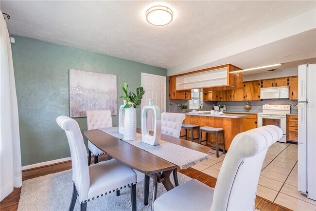 Building Photo - 5418 Riverhills Dr