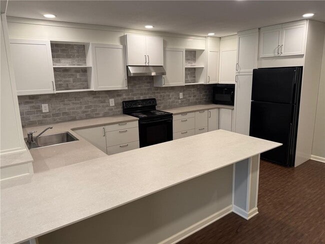 Building Photo - 3095 Colonial Way