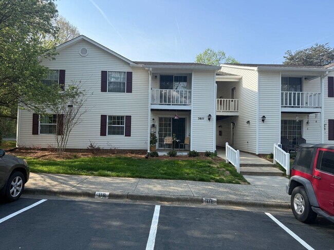 Building Photo - 2 BR in Charlestown Square