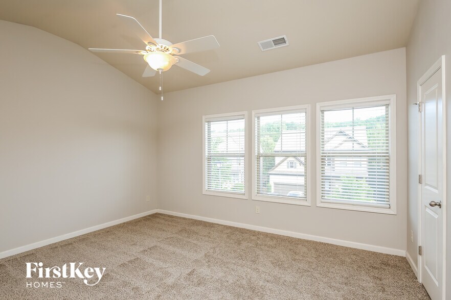 Building Photo - 4911 Briarcliff Dr