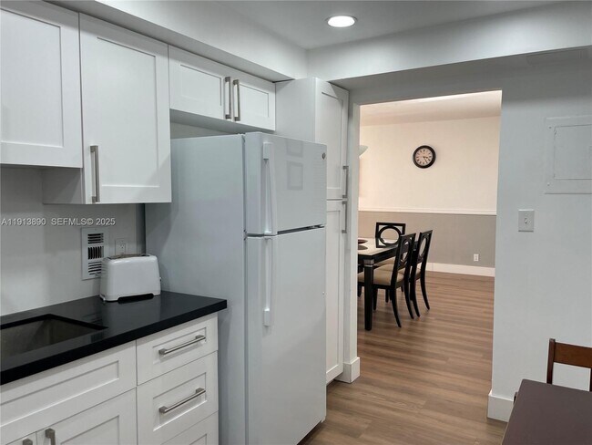 Building Photo - 3801 S Ocean Blvd