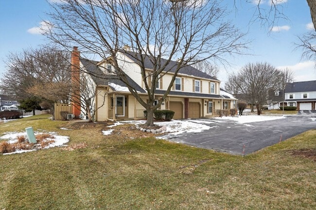 Building Photo - 1336 Queensgreen Cir