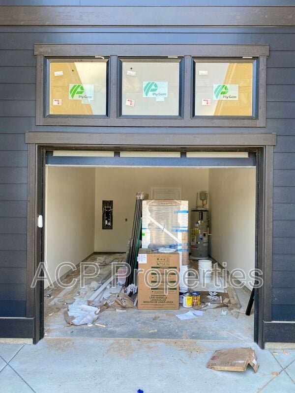Building Photo - 1318 Bradley Ct
