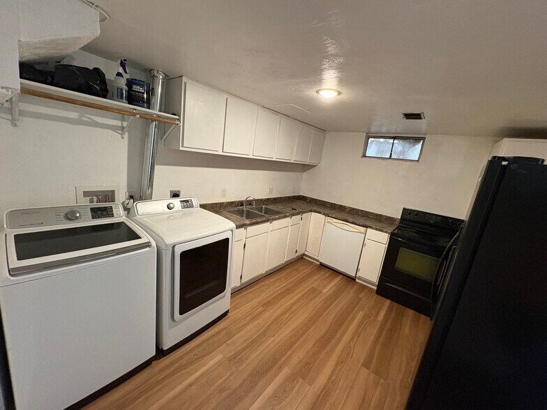 Building Photo - 1522 Hall Ave