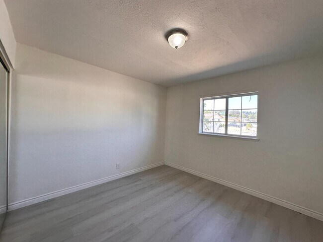 Building Photo - 2146 Cantaria Ave