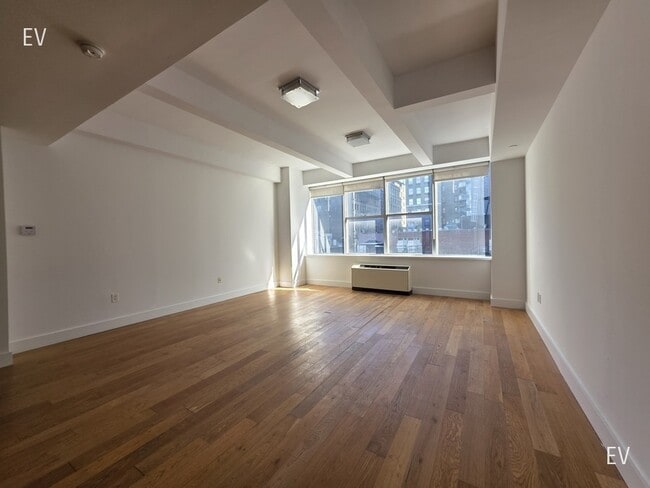 Building Photo - 50 Murray-ev704