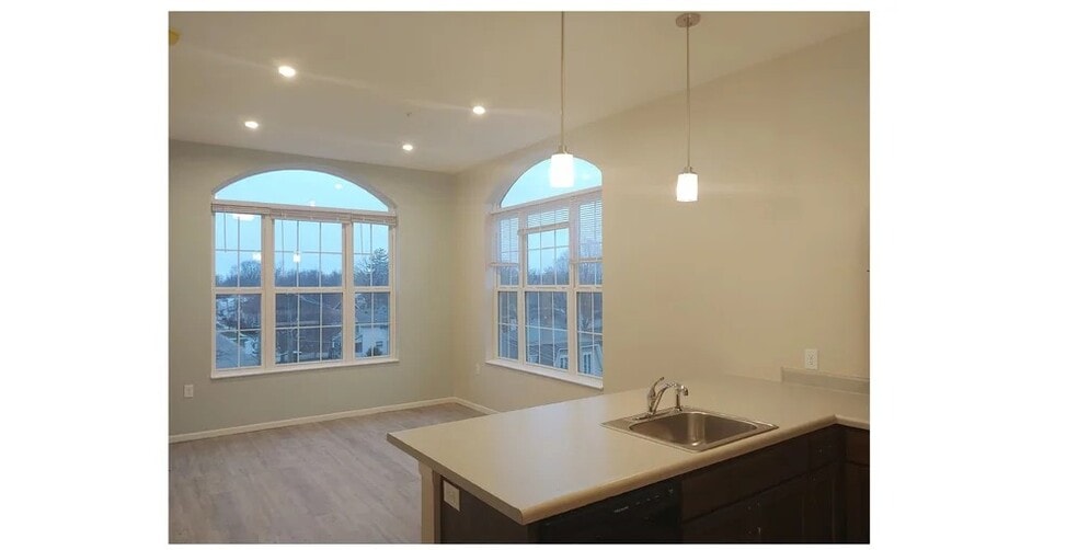 Corner Apartment - The Lofts at Milnes Plaza