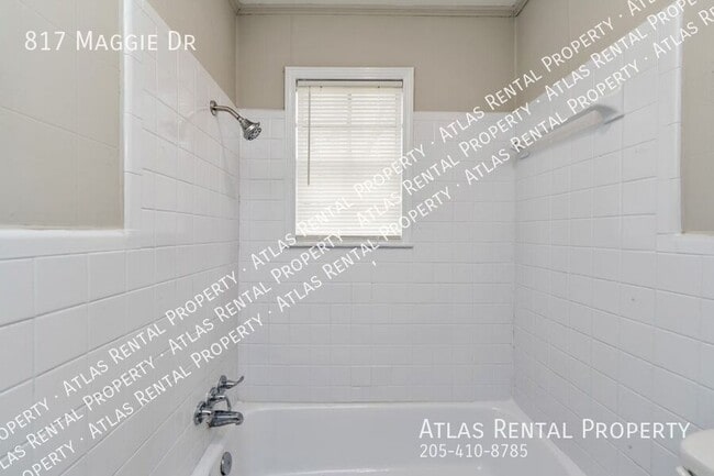 Building Photo - 817 Maggie Dr