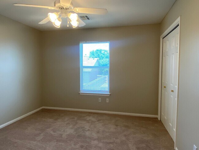 Building Photo - 4 BEDROOM, BELTON ISD