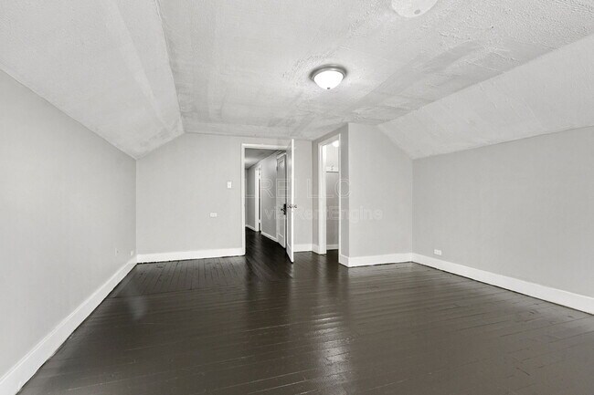 Building Photo - 317 S 39th St